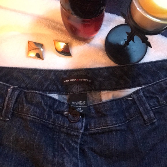 New York & Company Dark Blue Shorts Size 10 - Picture 1 of 3